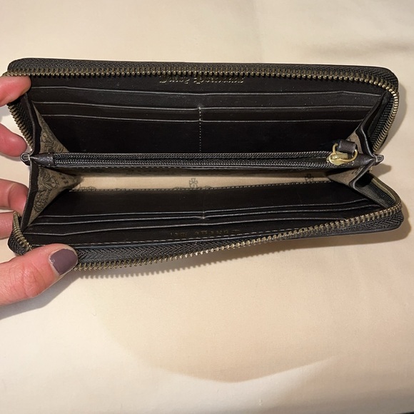 Juicy Couture Velour Zip Around Sectional Wallet - Picture 3 of 4